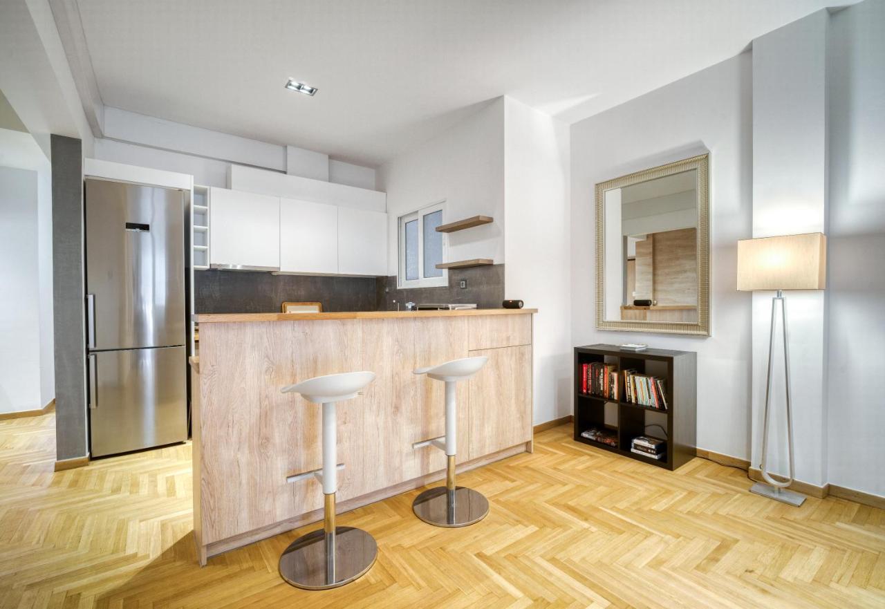 Delightful Stylish Two Bedroom Condo In Hip Area Of Central Athens Exterior photo